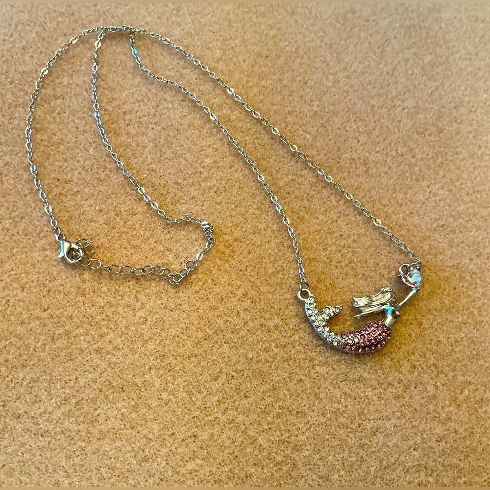 Dainty Mermaid rhinestone necklace 21”, Brand New!